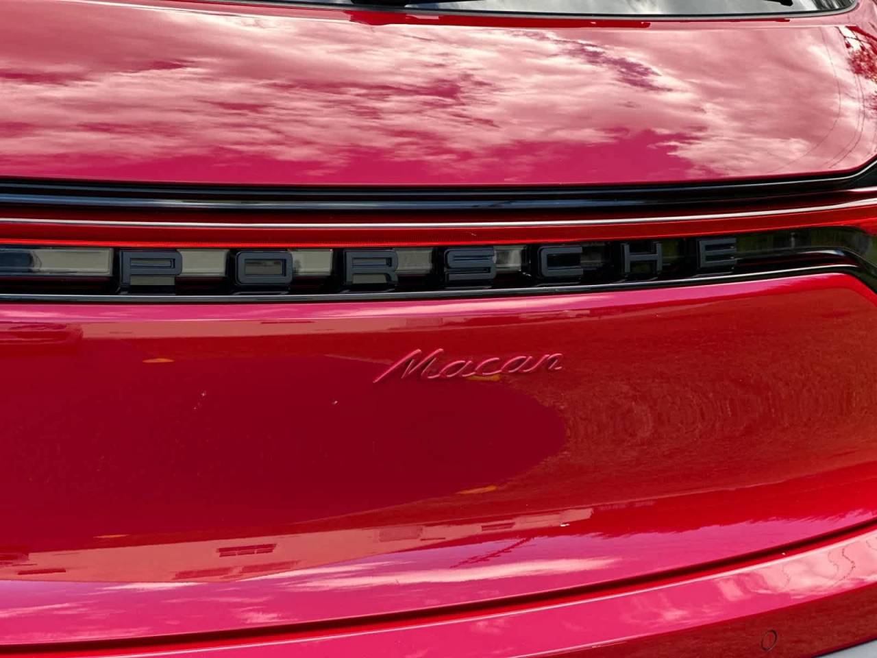 2026 Porsche Macan Base