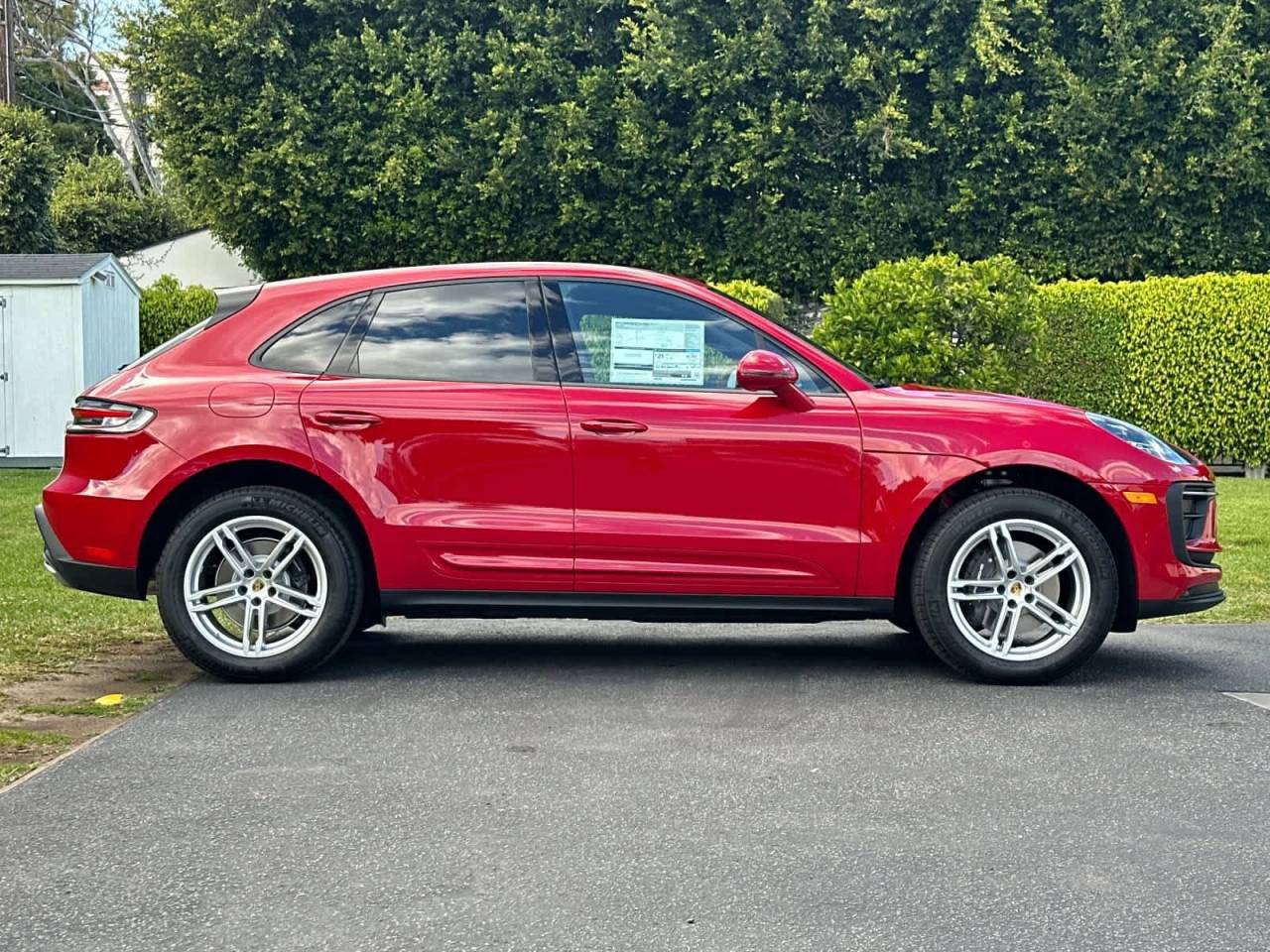 2026 Porsche Macan Base