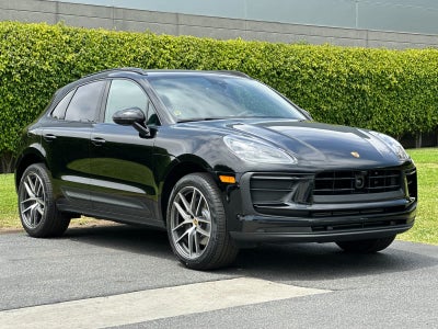2026 Porsche Macan Base