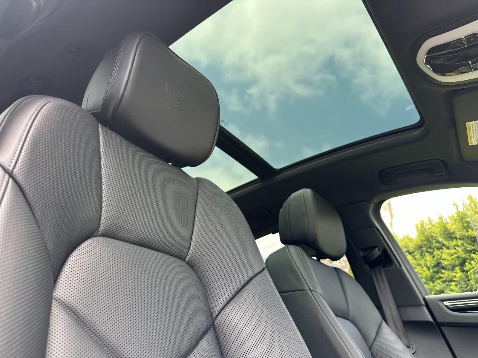 2026 Porsche Macan Base