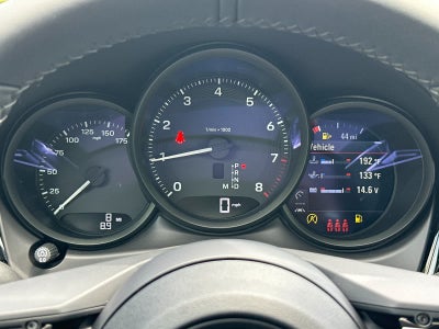 2026 Porsche Macan Base