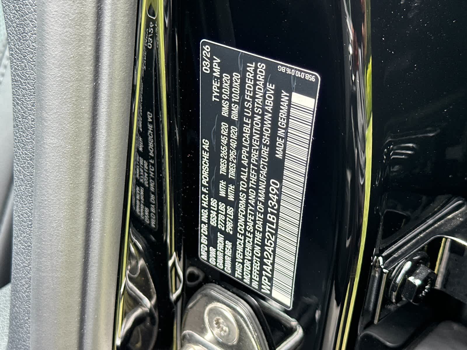 2026 Porsche Macan Base