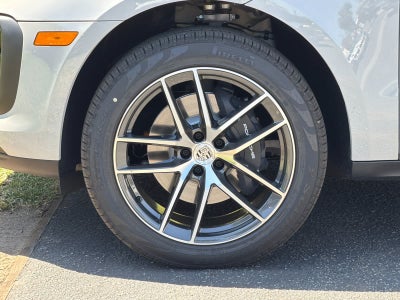 2026 Porsche Macan Macan