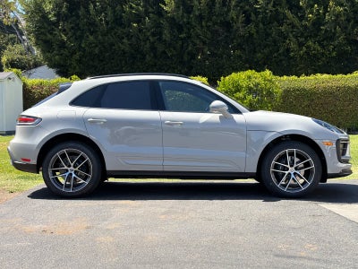 2026 Porsche Macan Macan