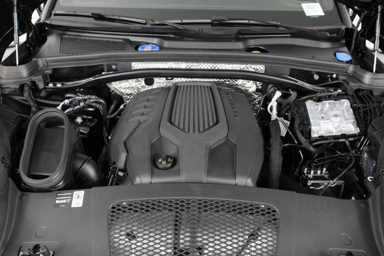 2026 Porsche Macan Macan