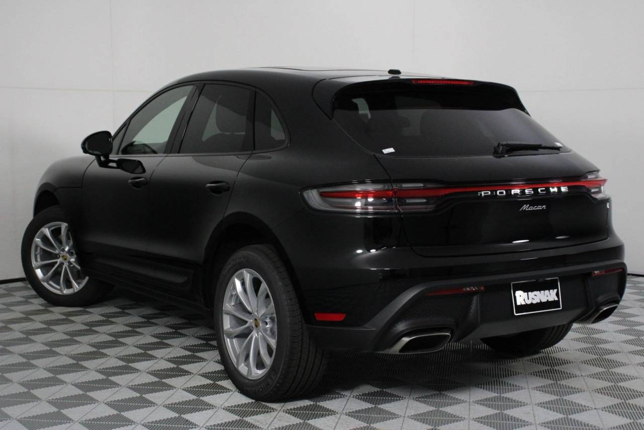 2026 Porsche Macan Macan
