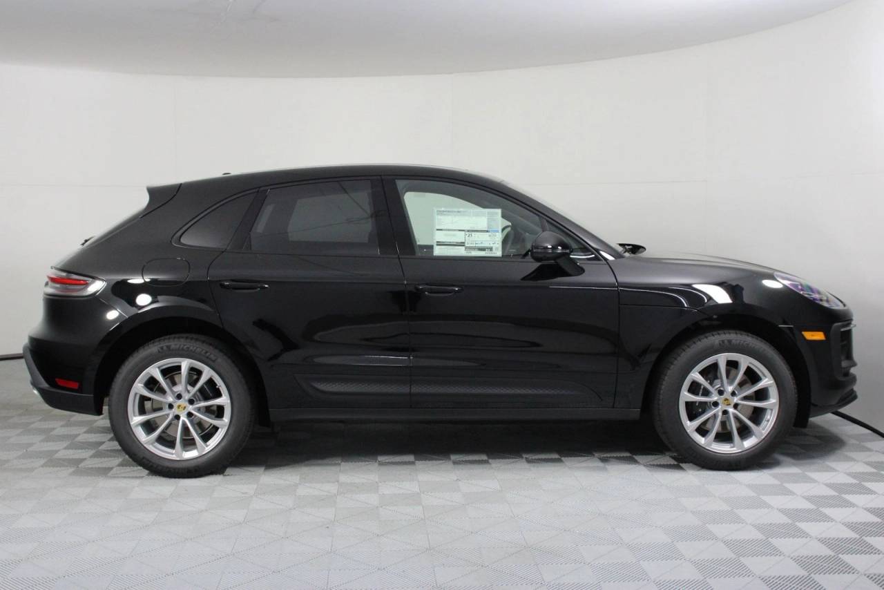 2026 Porsche Macan Macan