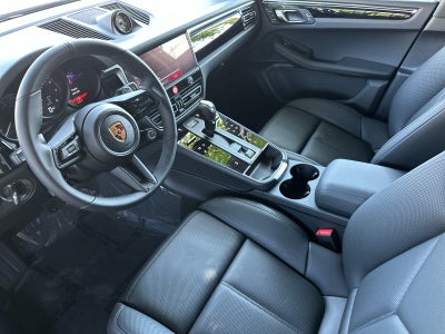 2026 Porsche Macan Macan