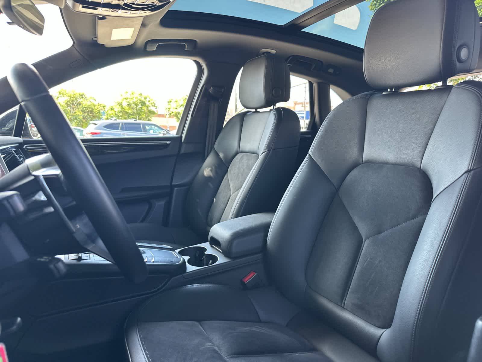 2019 Porsche Macan Macan
