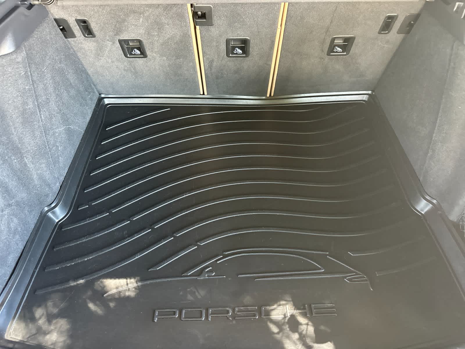 2021 Porsche Macan Macan