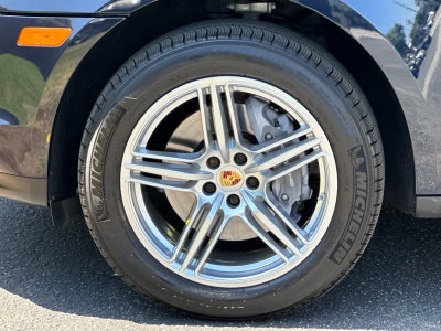 2021 Porsche Macan Macan