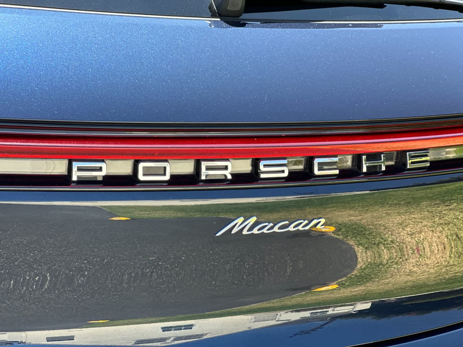 2021 Porsche Macan Macan