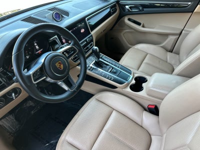 2021 Porsche Macan Macan