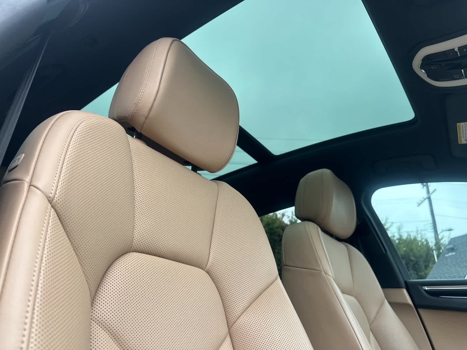 2024 Porsche Macan Base