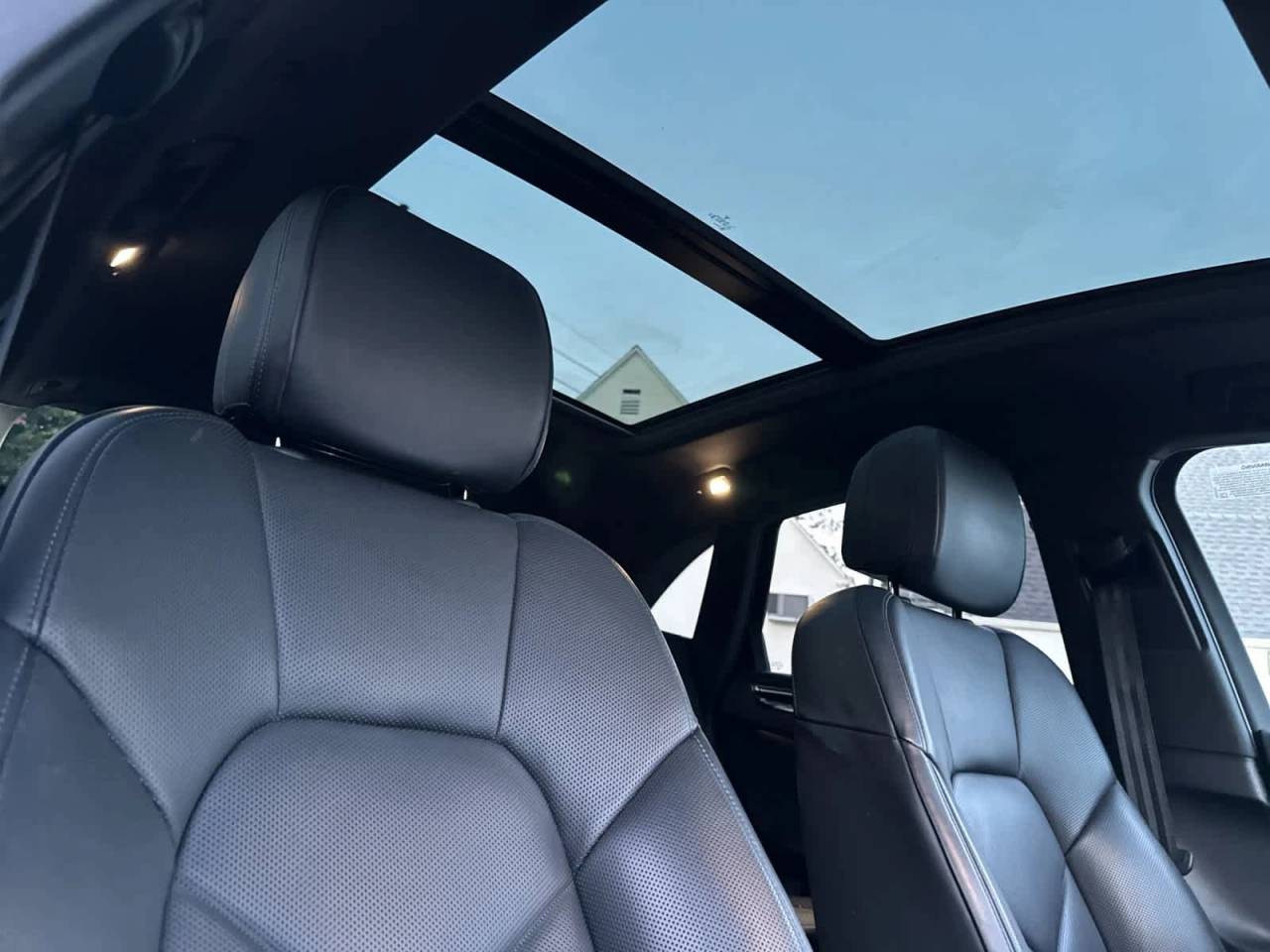 2025 Porsche Macan Base