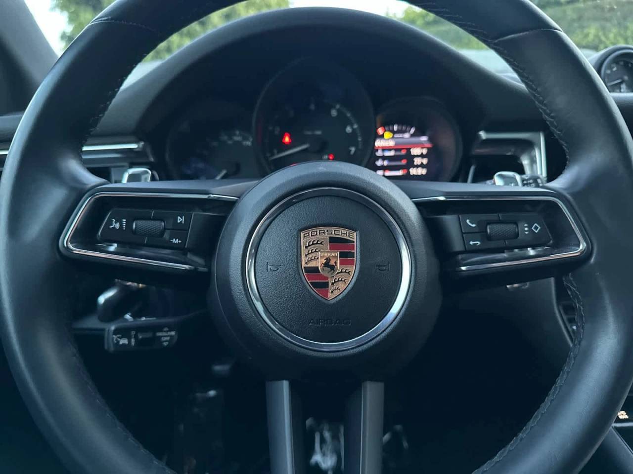 2025 Porsche Macan Base