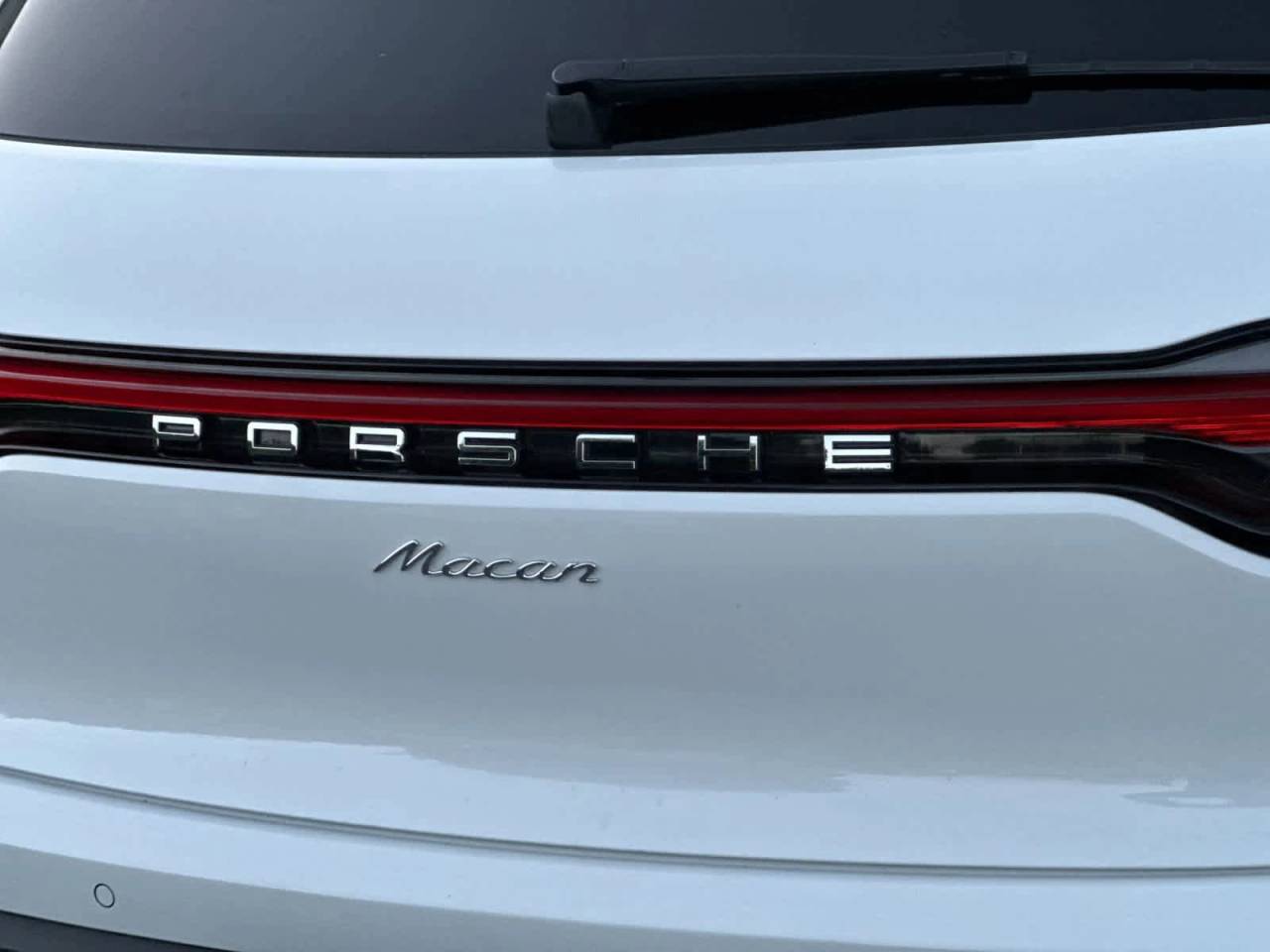 2025 Porsche Macan Base