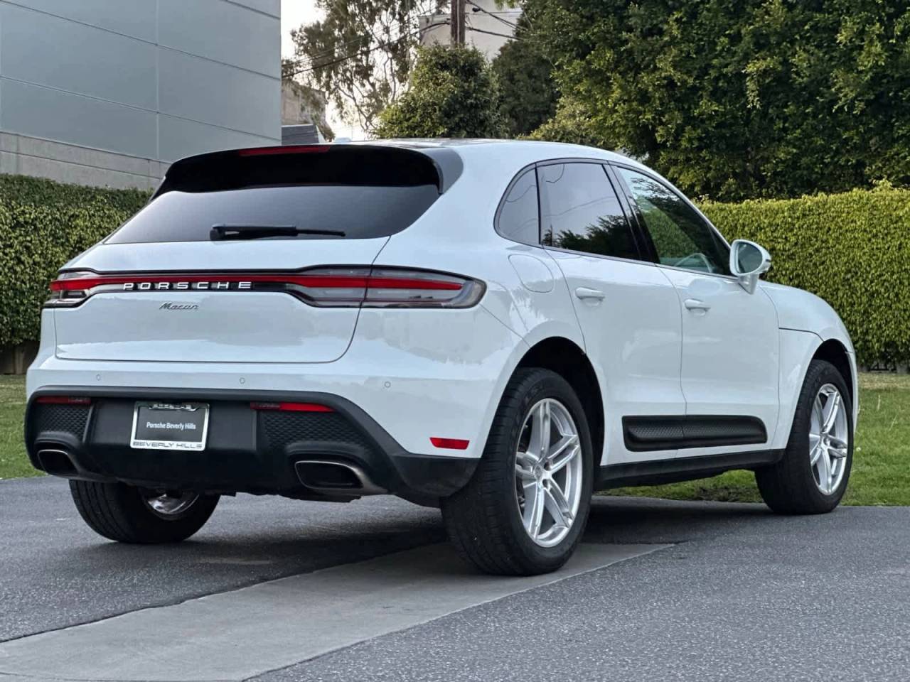 2025 Porsche Macan Base