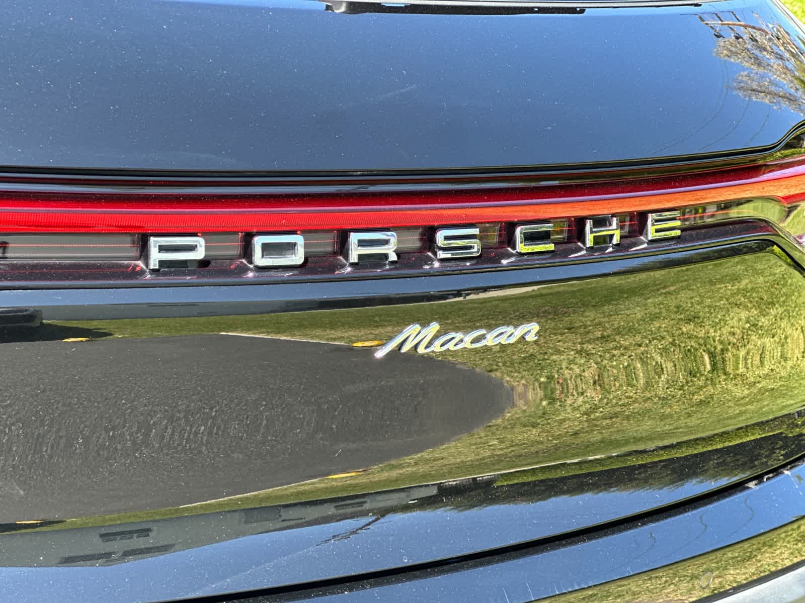 2025 Porsche Macan Base
