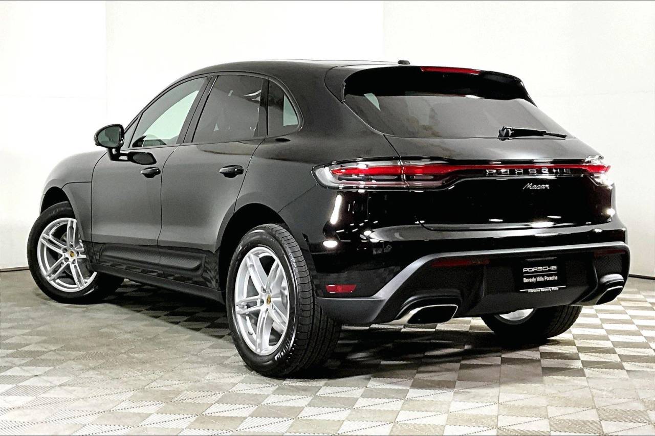 2025 Porsche Macan AWD