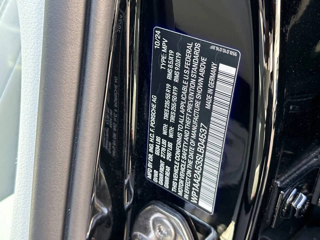 2025 Porsche Macan Base