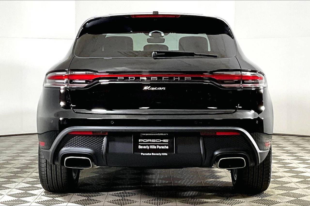 2025 Porsche Macan AWD