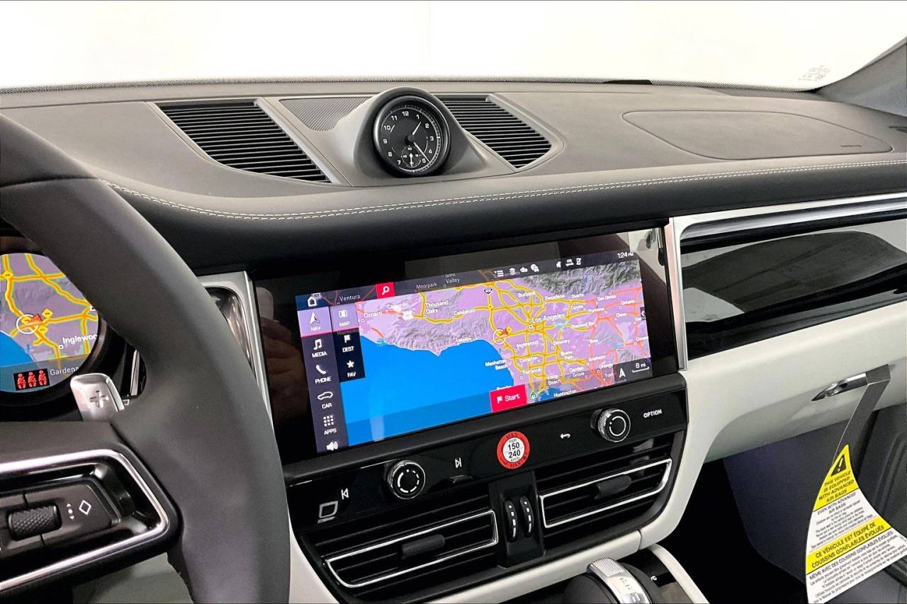 2025 Porsche Macan AWD