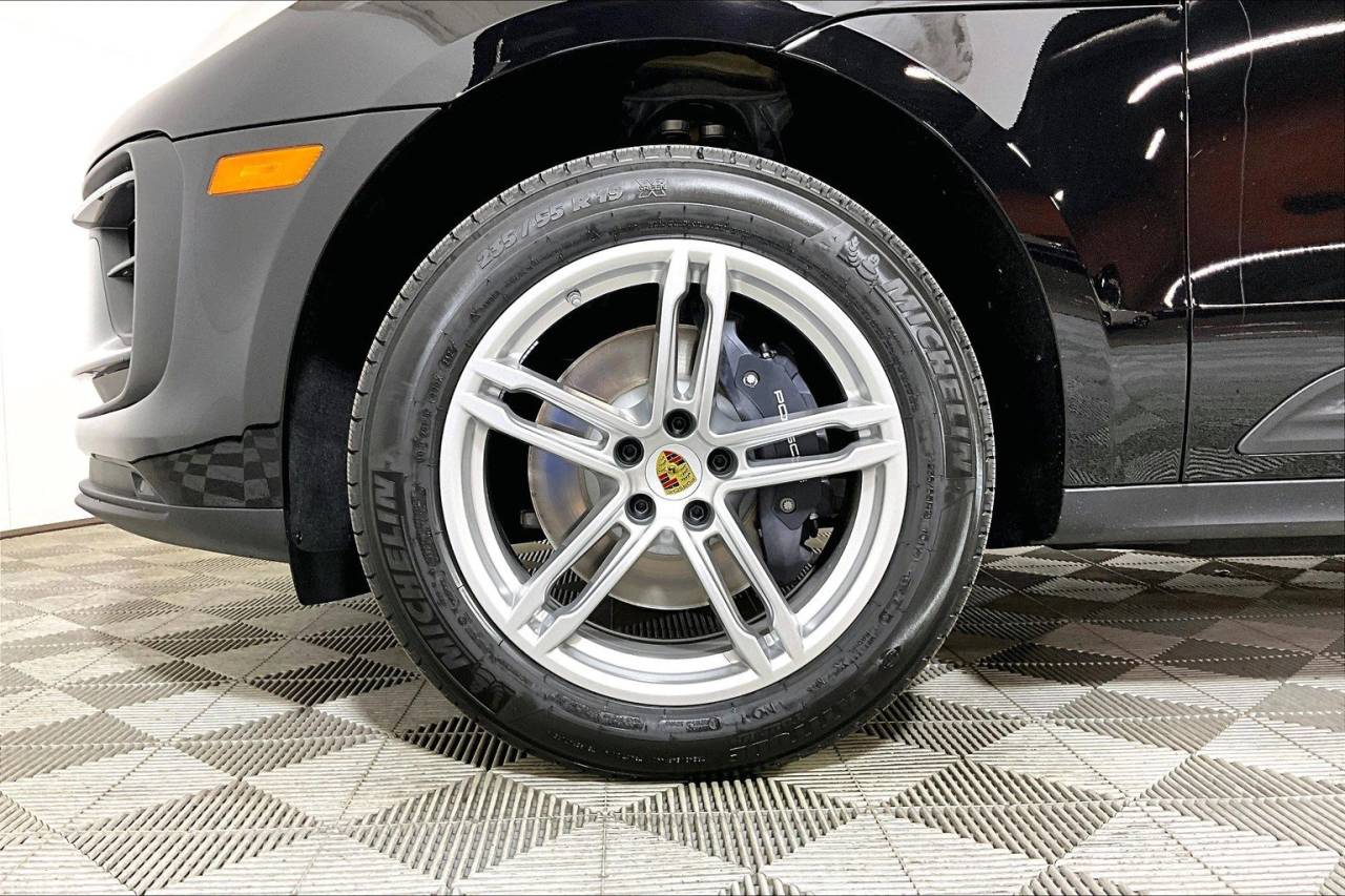 2025 Porsche Macan AWD