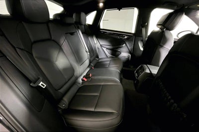 2025 Porsche Macan AWD