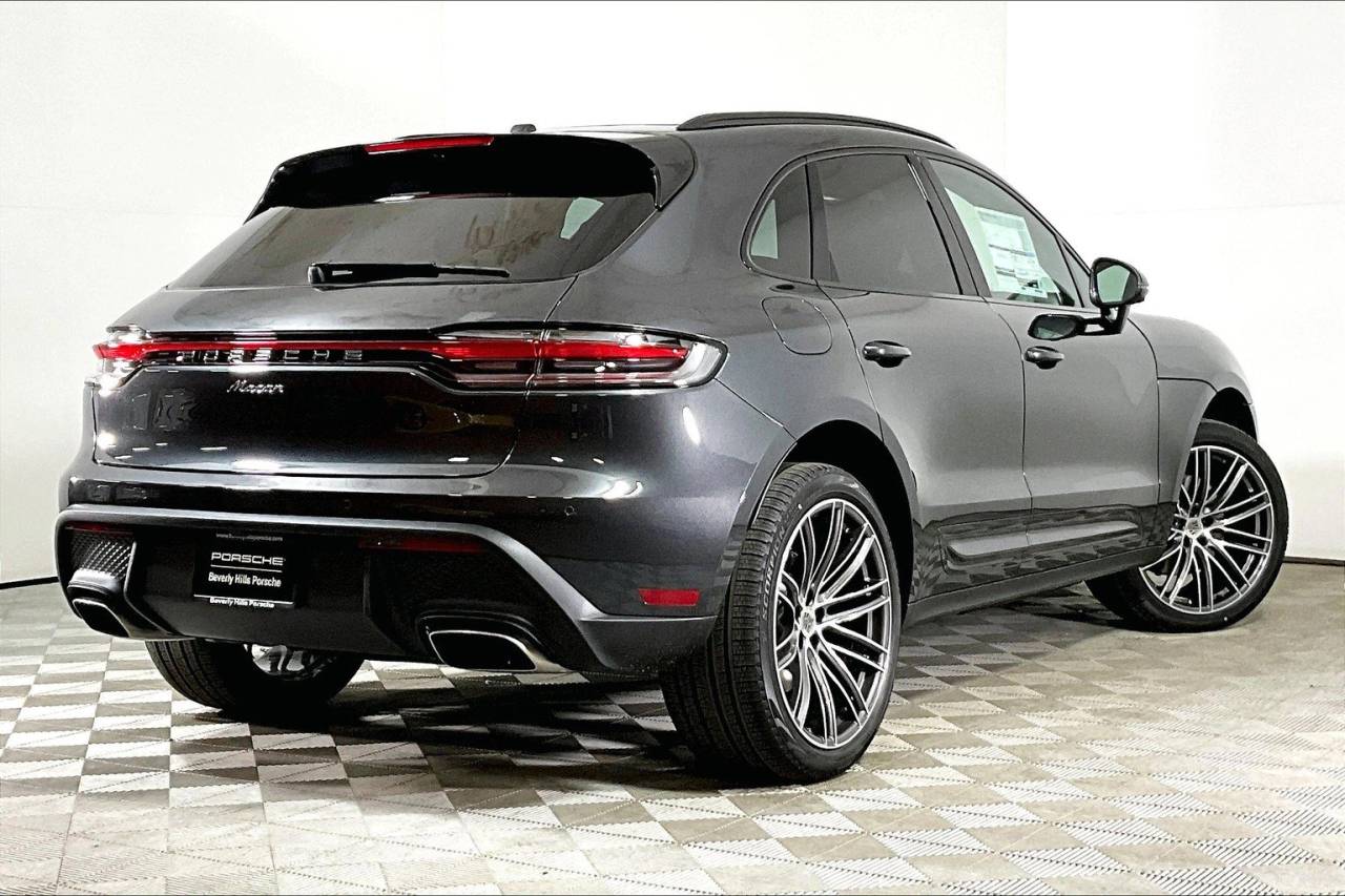 2025 Porsche Macan AWD