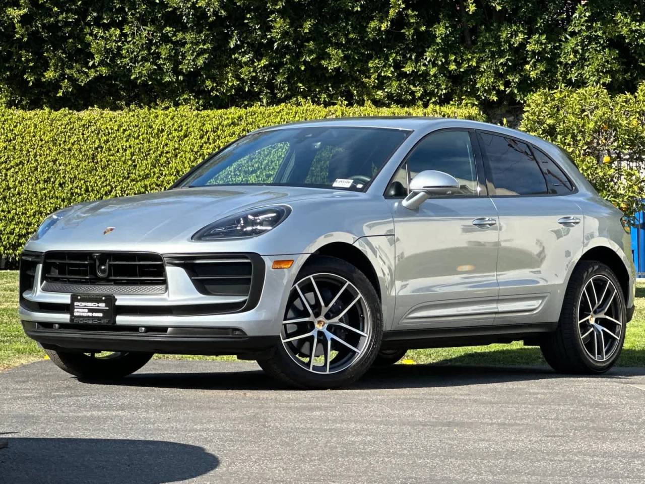 2025 Porsche Macan AWD