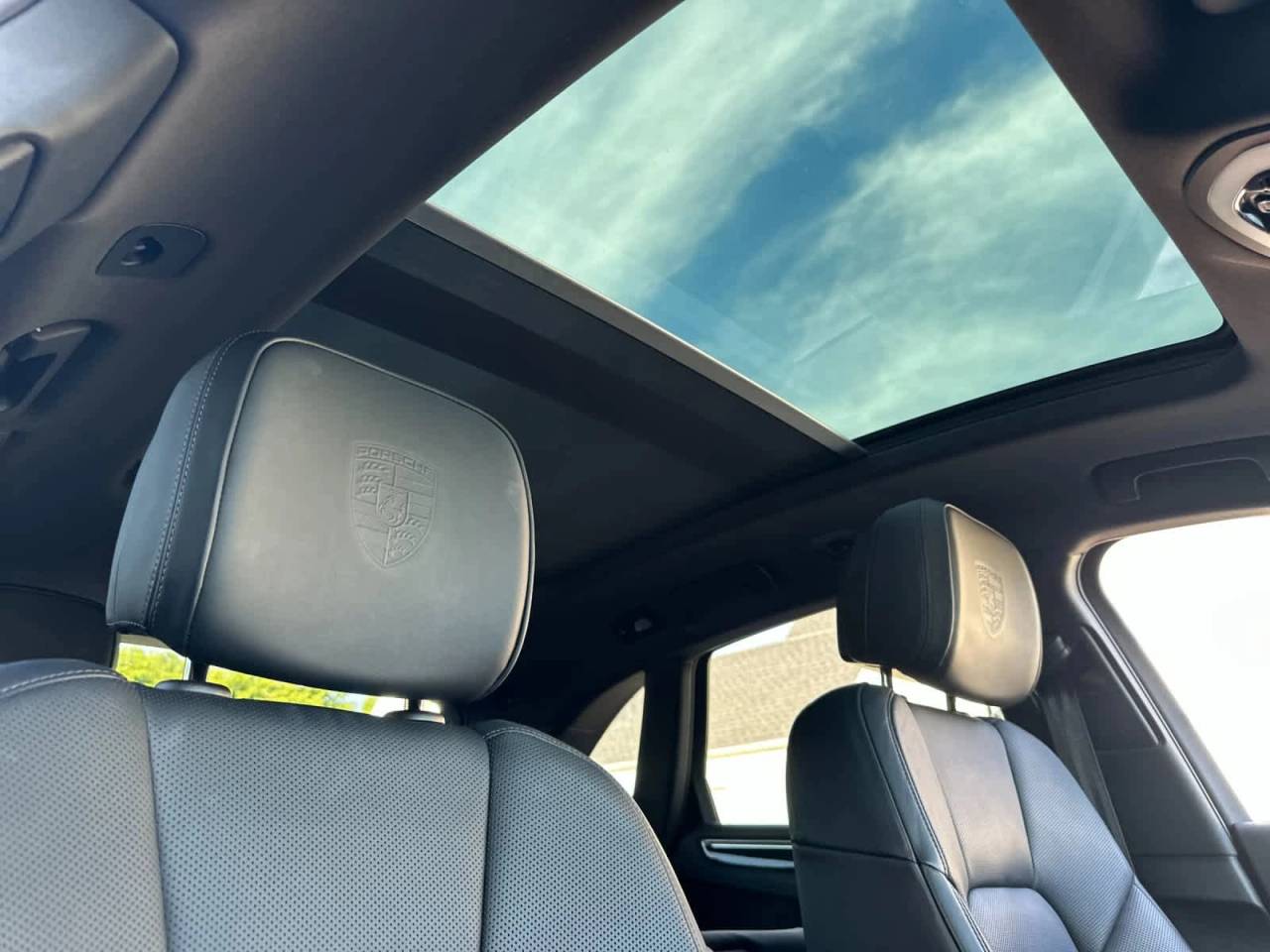 2025 Porsche Macan AWD