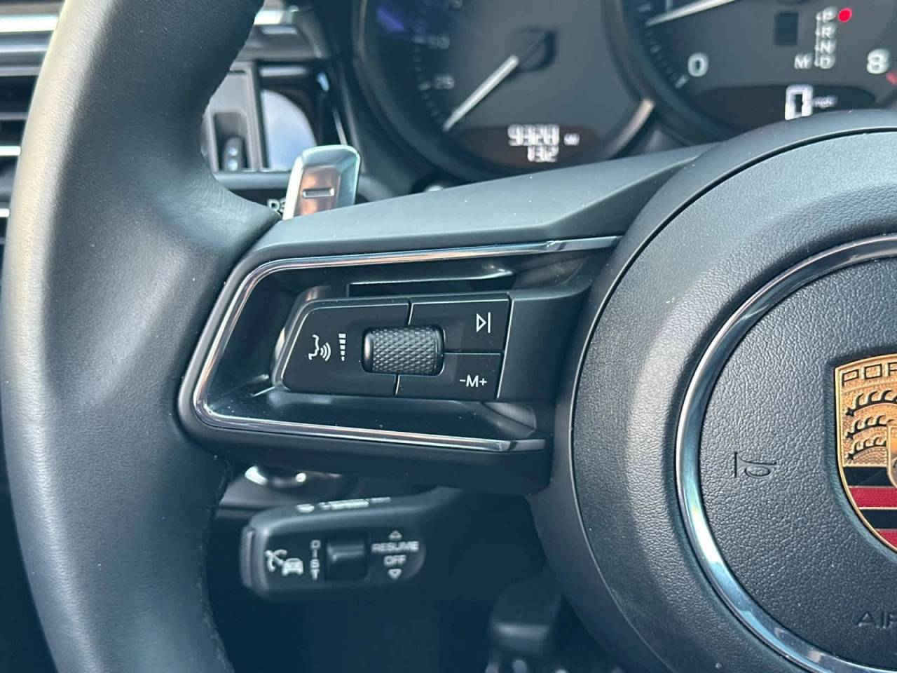 2025 Porsche Macan AWD