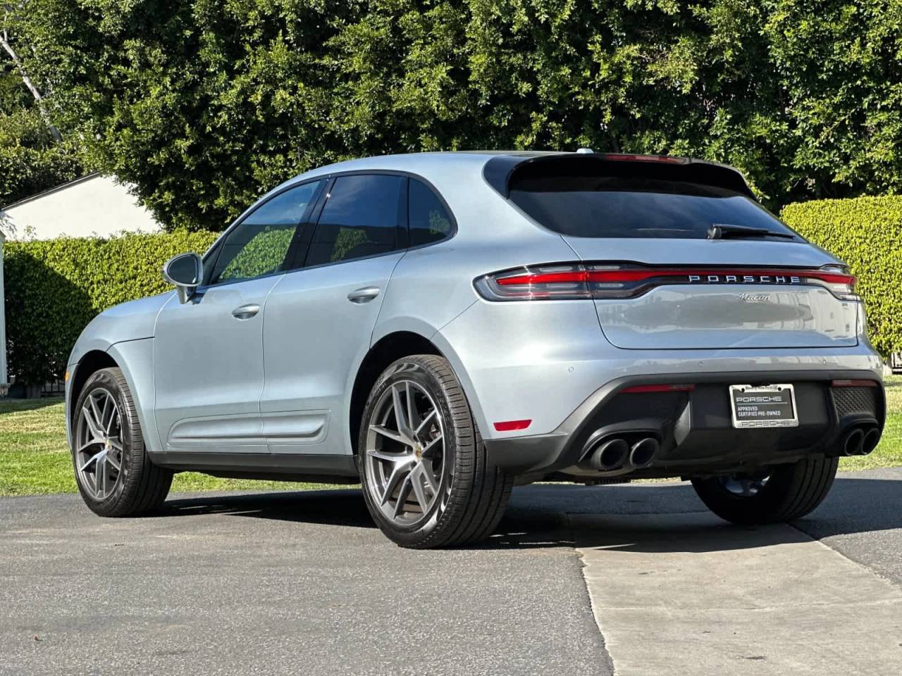 2025 Porsche Macan AWD