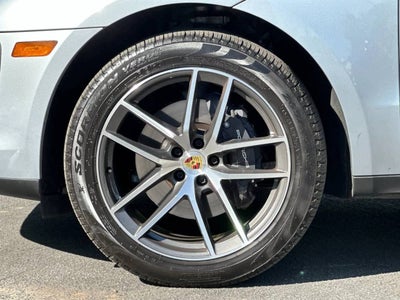 2025 Porsche Macan AWD