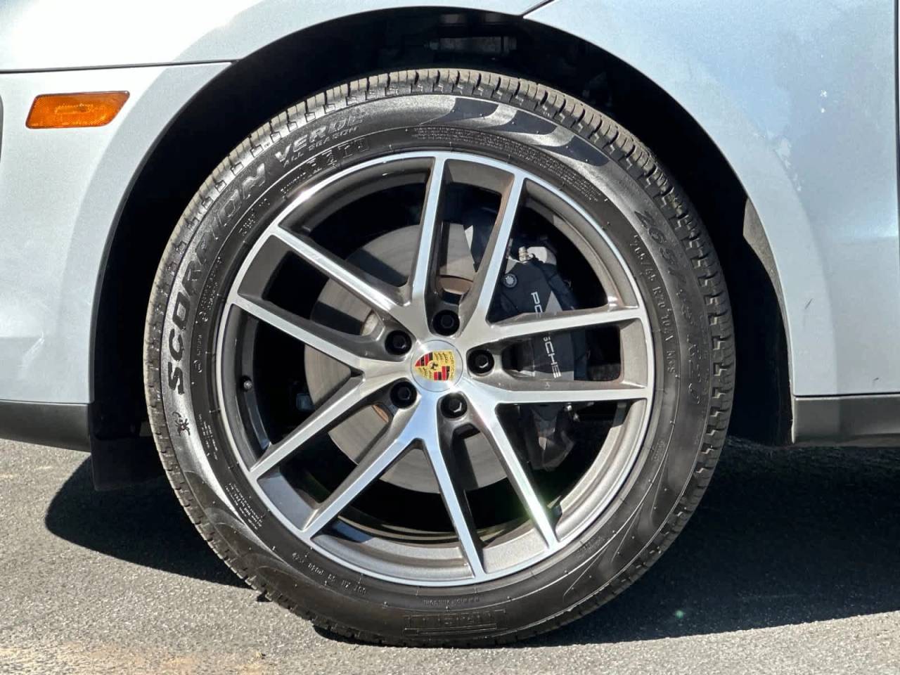 2025 Porsche Macan AWD