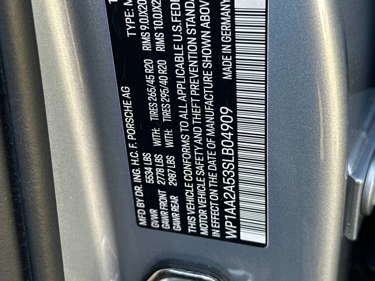 2025 Porsche Macan AWD