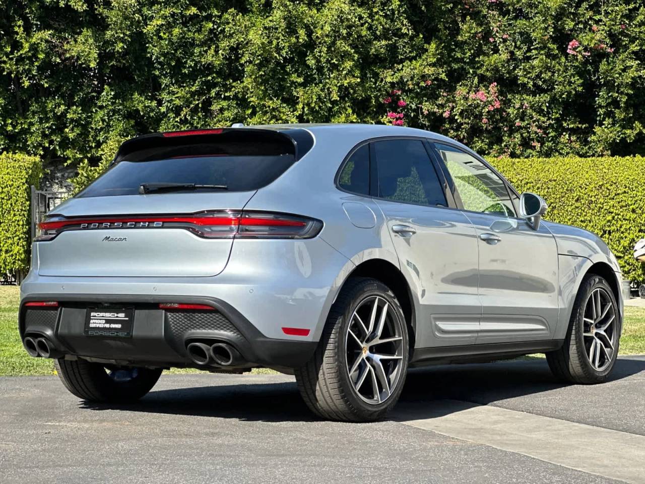 2025 Porsche Macan AWD