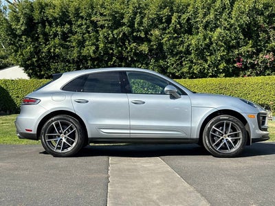 2025 Porsche Macan AWD