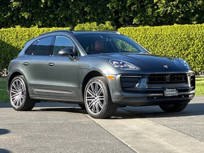 2025 Porsche Macan AWD