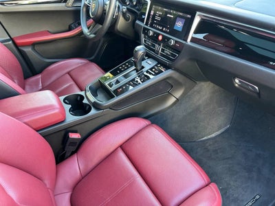 2025 Porsche Macan AWD