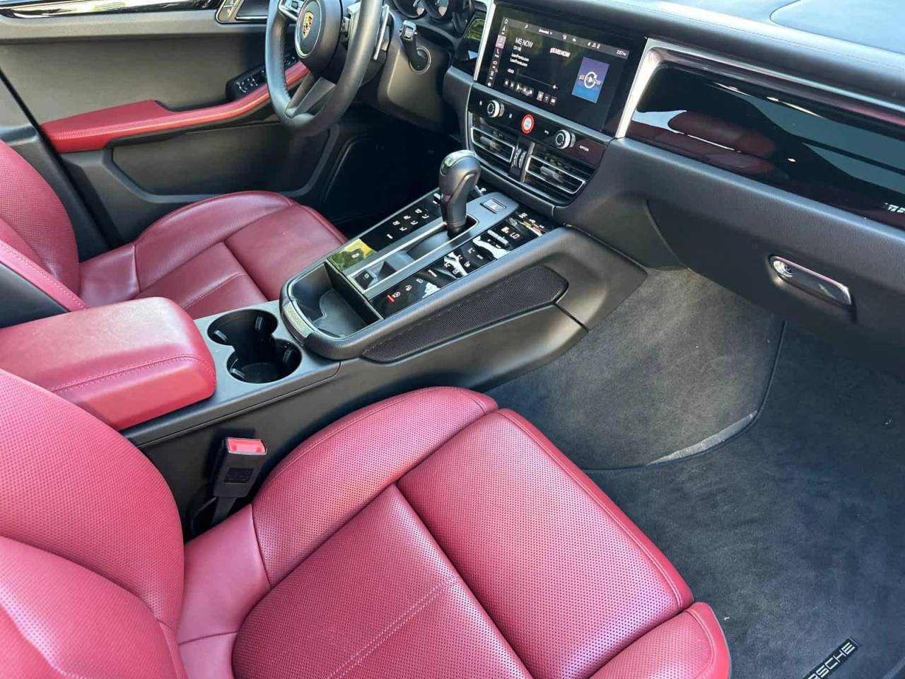 2025 Porsche Macan AWD