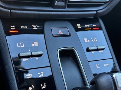 2025 Porsche Macan AWD