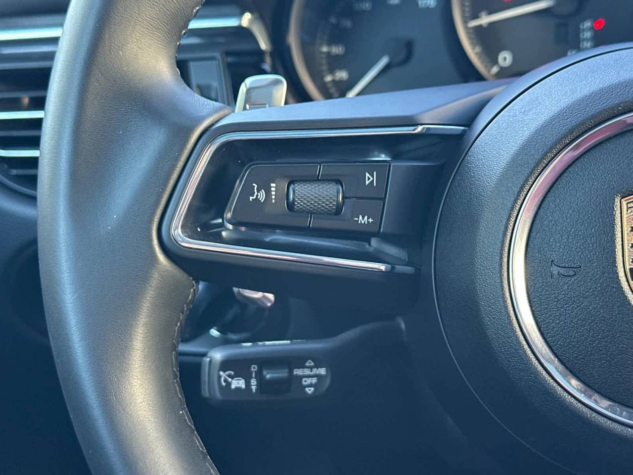 2025 Porsche Macan AWD