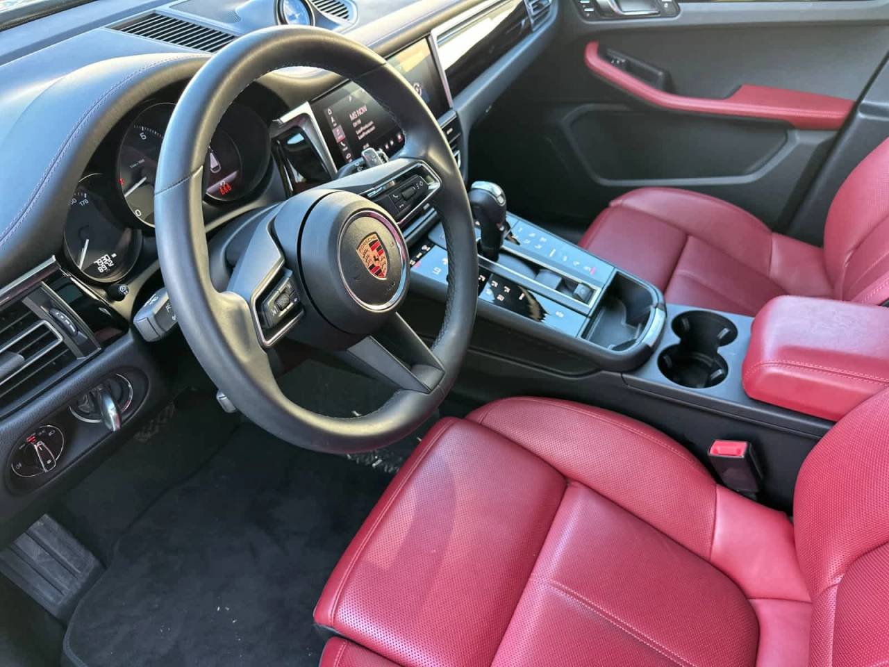 2025 Porsche Macan AWD