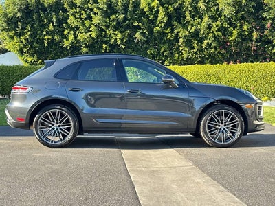 2025 Porsche Macan AWD