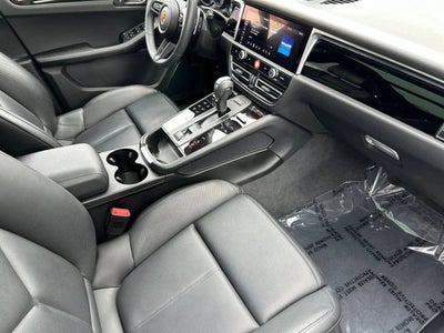 2025 Porsche Macan Base