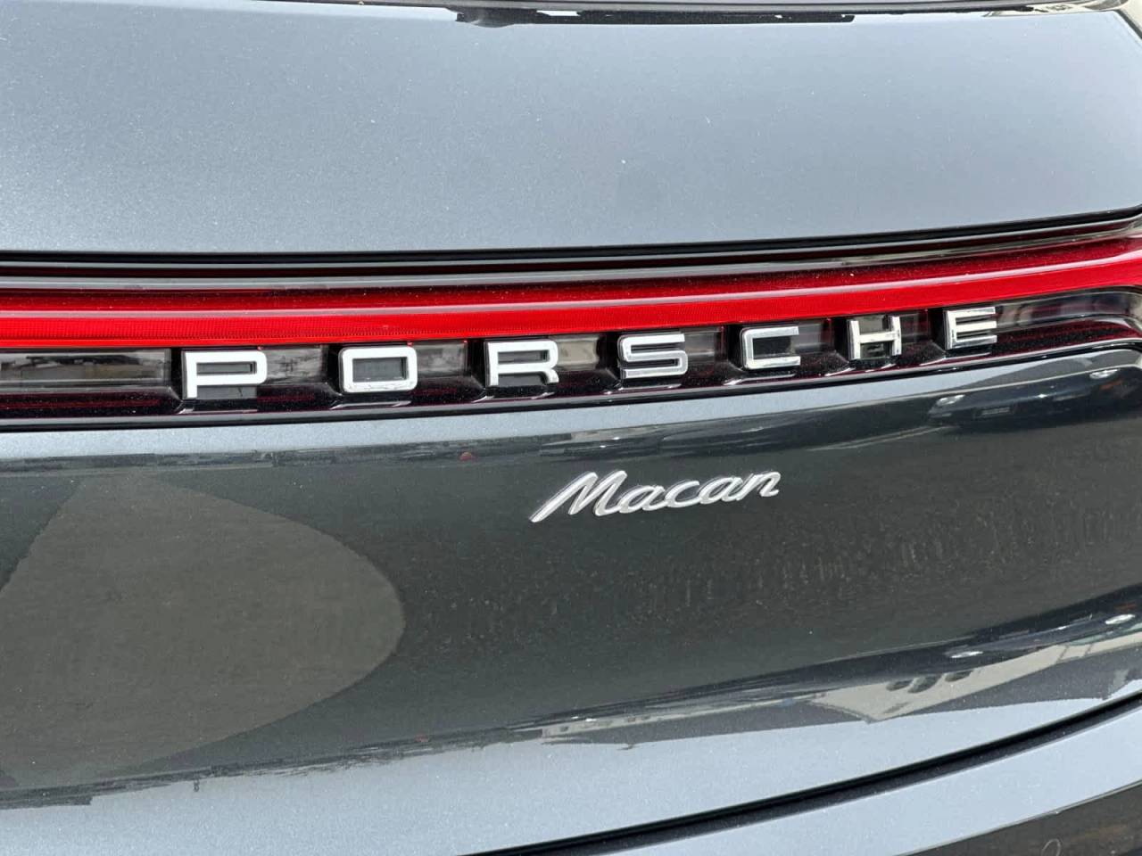 2025 Porsche Macan Base