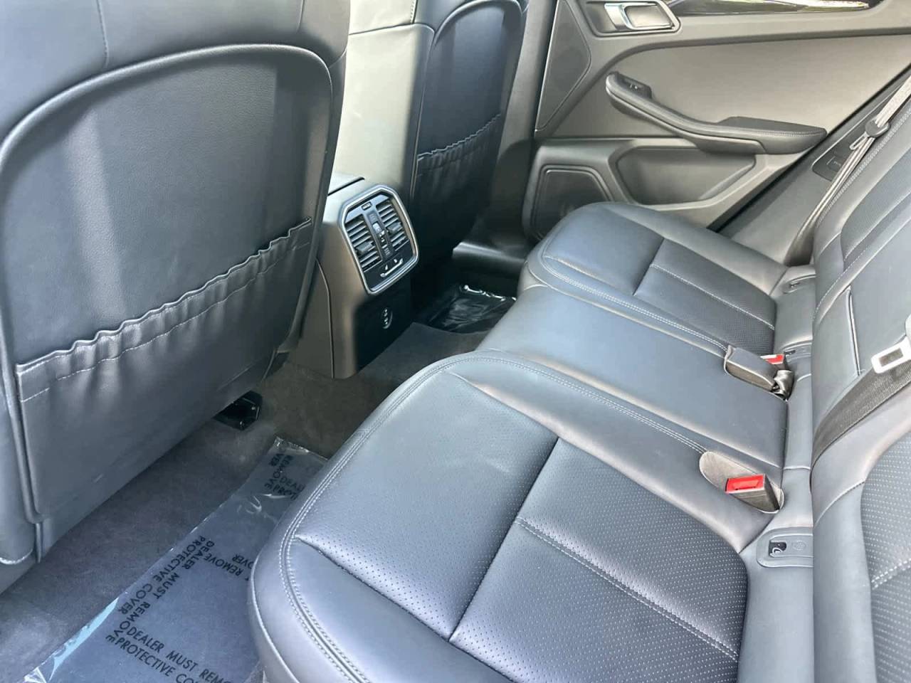 2025 Porsche Macan AWD