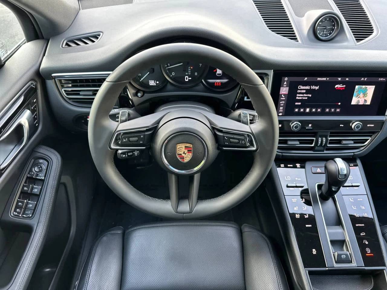 2025 Porsche Macan AWD